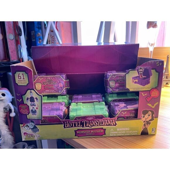 Lot Of 6 Hotel Transylvania Monster Mayhem Chest Green Purple Series 1 F… - Picture 5 of 10